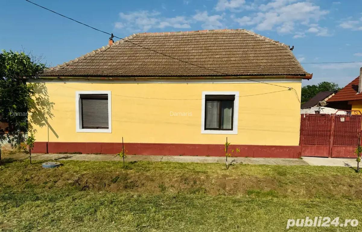 Vand casa modesta la tara - 3 Vand casa modesta la tara - 3
