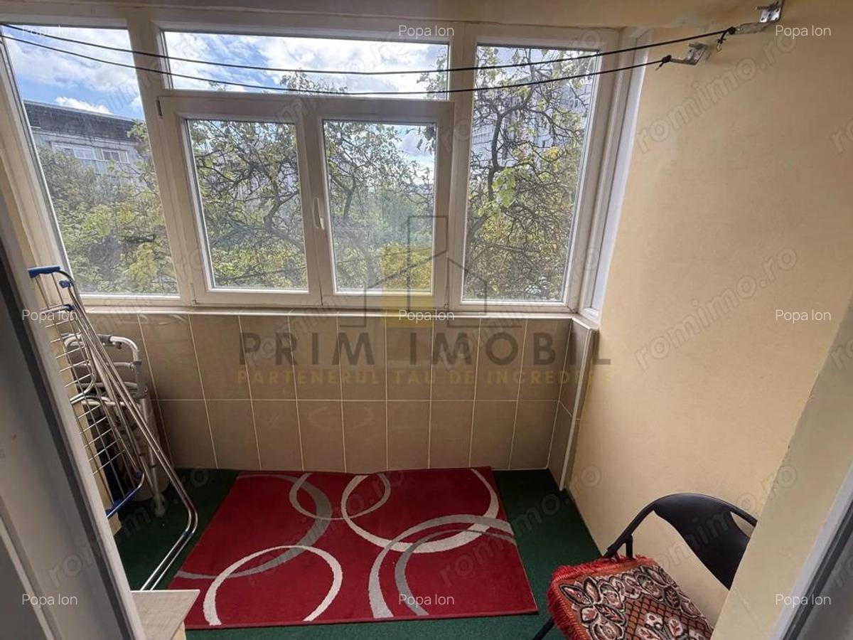 4 camere Decomandat Dacia, etaj intermediar, 1980 - 8 4 camere Decomandat Dacia, etaj intermediar, 1980 - 8