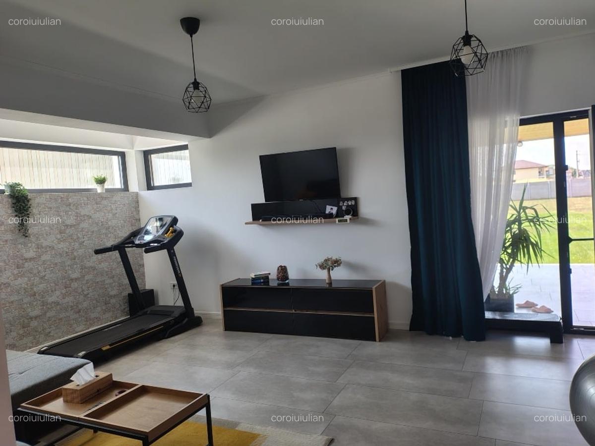 De vânzare casa P+E+Pod+Garaj, cu 4 camere, teren 520 - 13