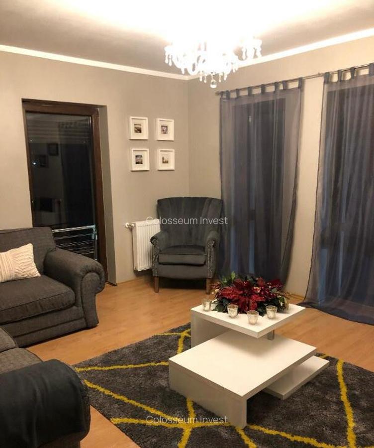 Apartament 3 camere, decomandat - zona Tractorul - 1 Apartament 3 camere, decomandat - zona Tractorul - 1