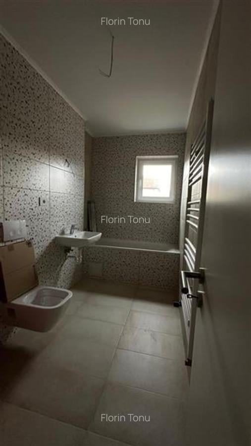 Apartament cu 4 camere decomandat în Tractorul - 6