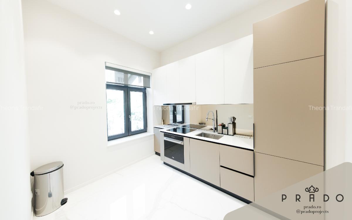 Casă contemporană, complet renovată, cu două corpuri și curte - Centru - 11