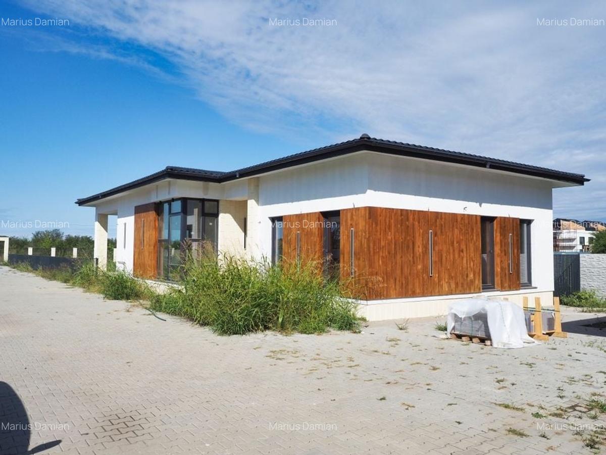 VANZARE CASA CU TEREN 800MP CORBEANCA PADURE - 1