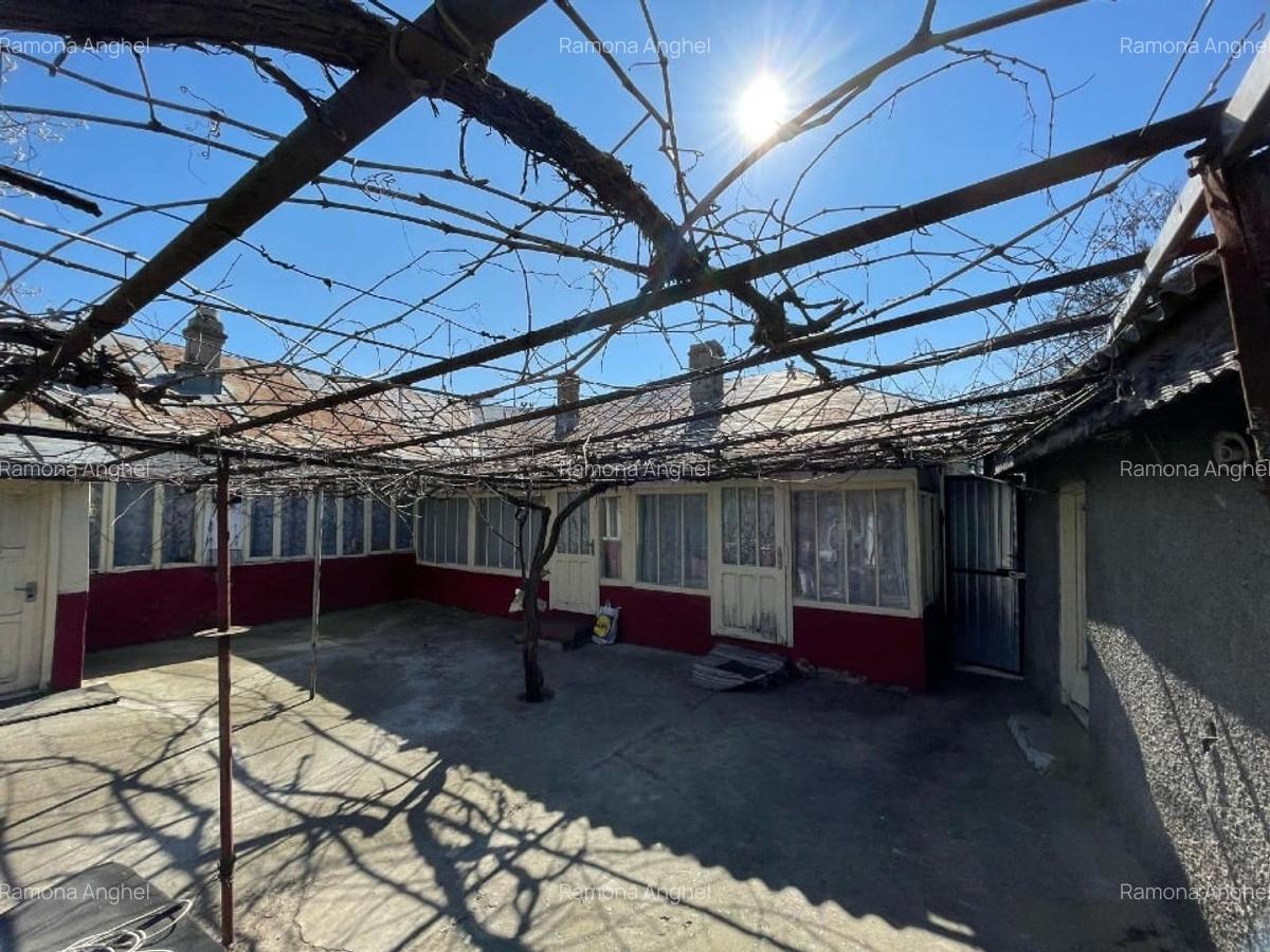 Casă cu 5 camere în Foltești - 6