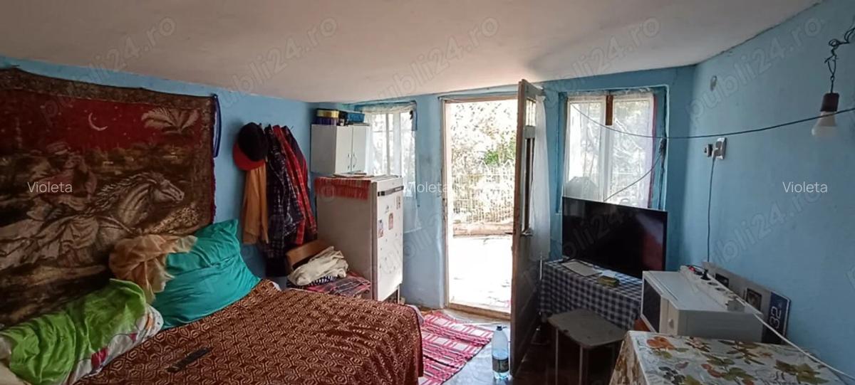 Casa de vanzare ideala pentru cei care cauta liniste, aer curat si confort rural - 8