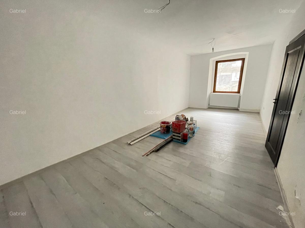 Apartament cu 3 camere semidecomandat în P-ța Unirii - 6