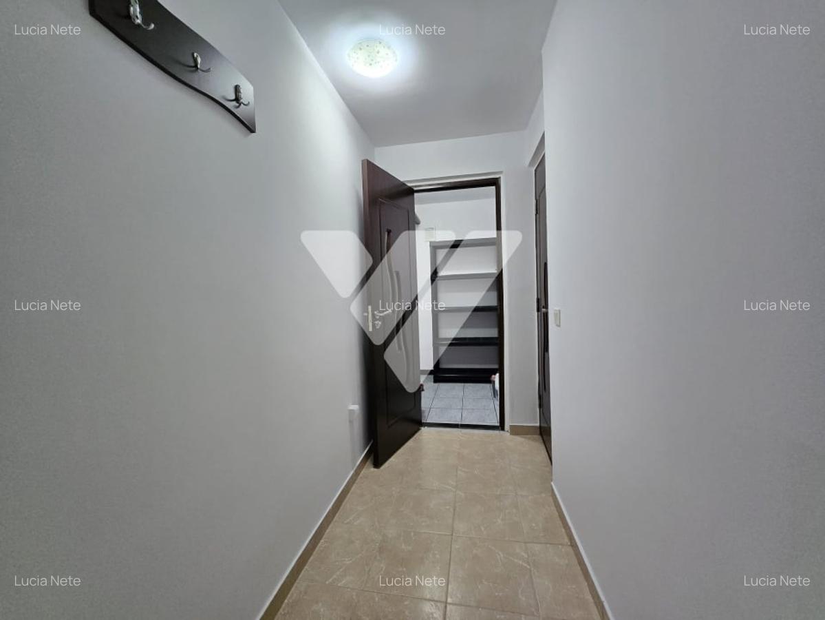 Apartament tip mansarda 3 camere de vanzare Zona Strand - 2