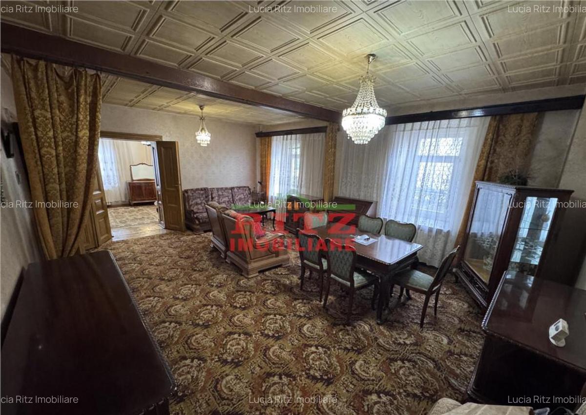 Casa P 1E Pod S= 435 mp, teren 938 mp, pretabila clinica, gr - 16