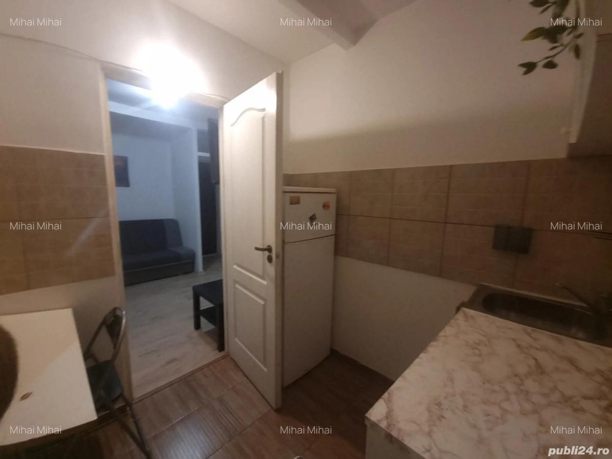 Inchiriez garsoniera Auchan Titan Ozana 1 Decembrie - 2