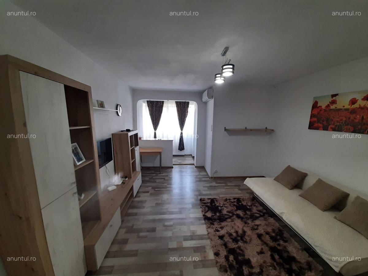 Metrou Favorit, garsoniera - 8