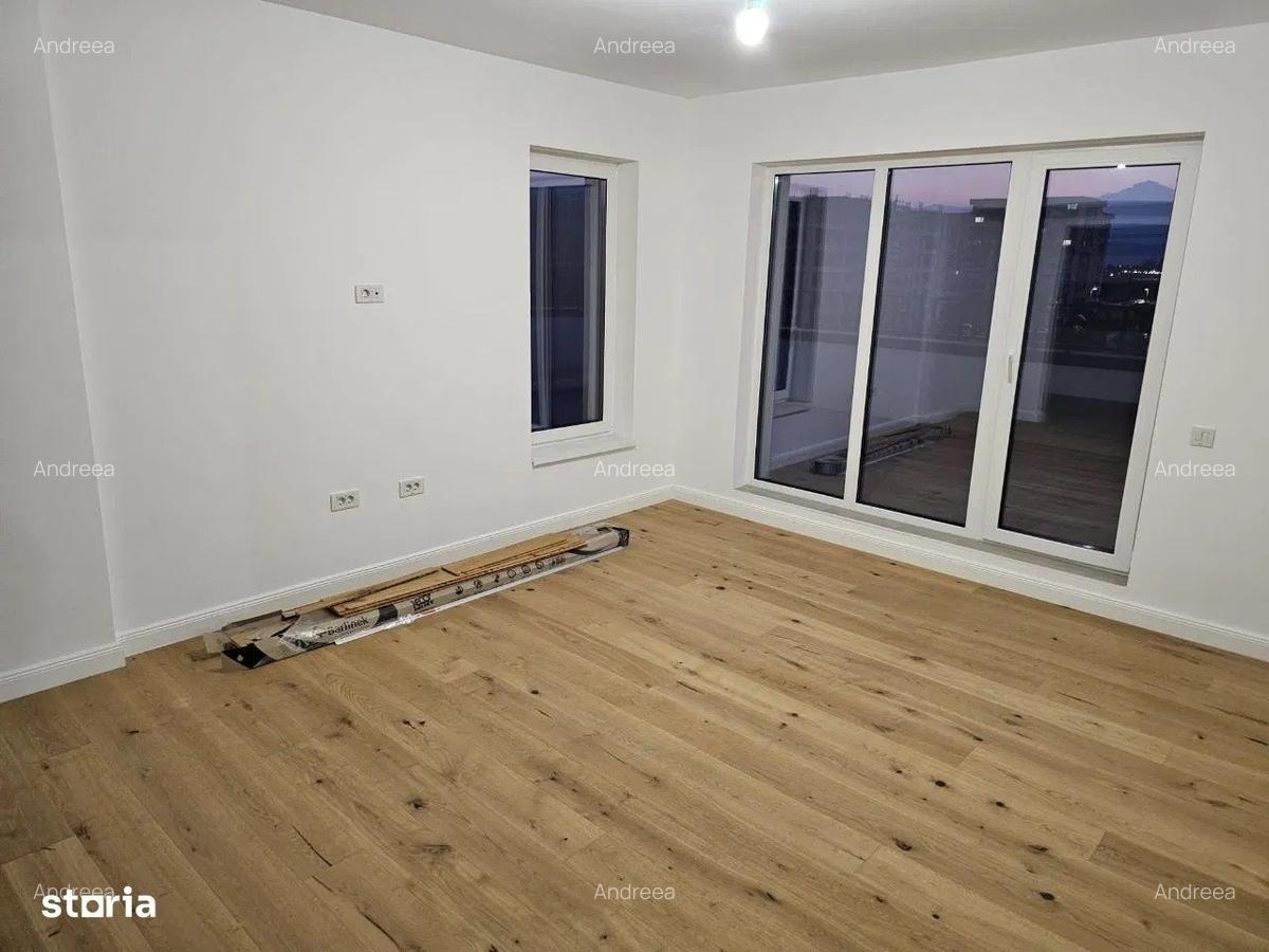 Apartament cu 3 camere decomandat în Tractorul - 9