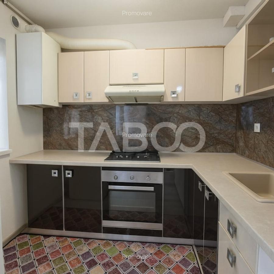 Apartament de vanzare 2 camere la etaj 1 + bloc cu gradina privata - 5