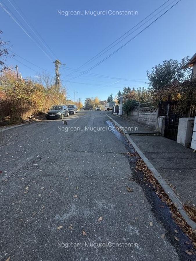 2 corpuri de Casă renovate + teren 125 mp Campina - 32