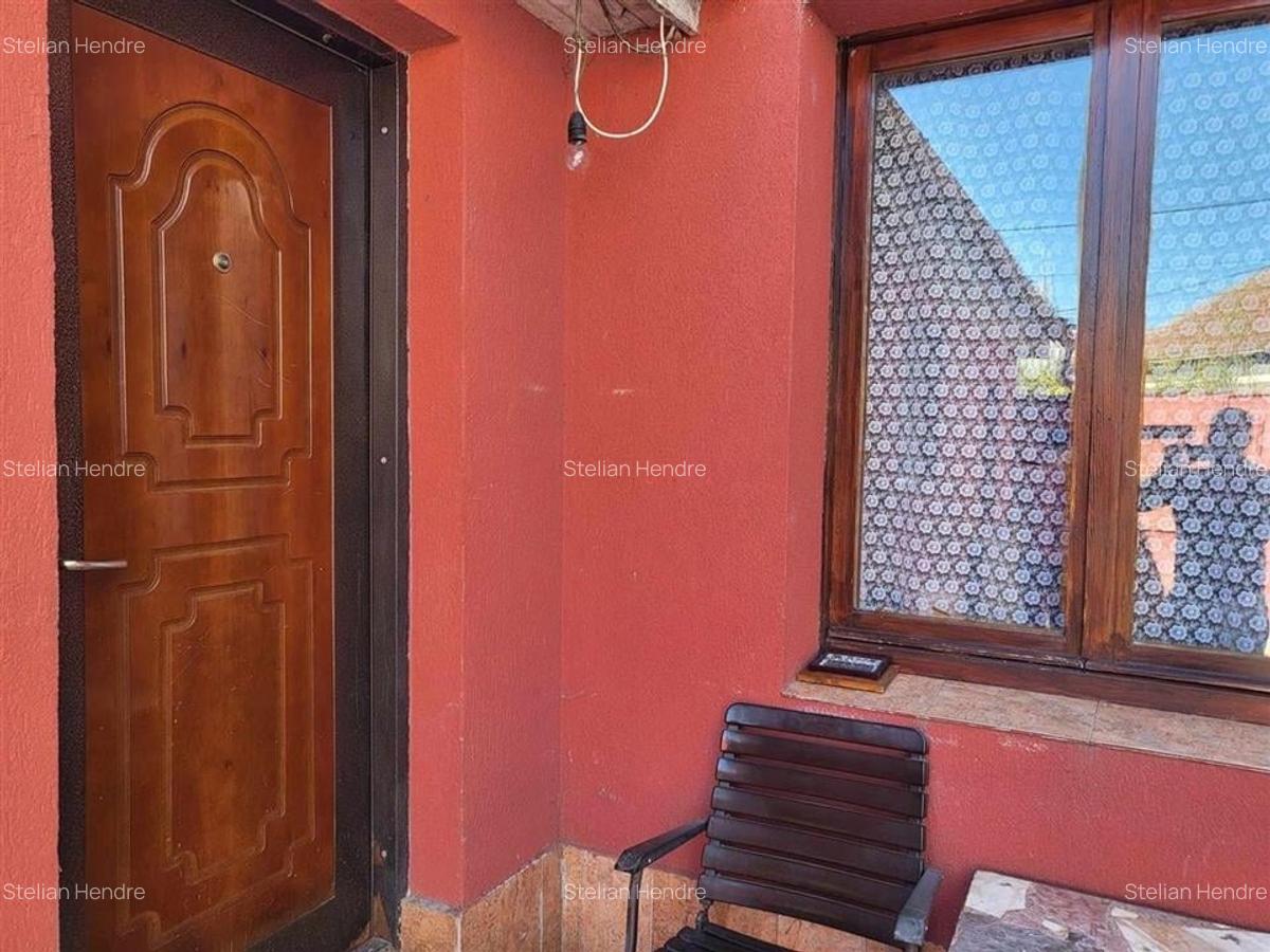 Apartament cu 2 camere decomandat în Valenta - 5
