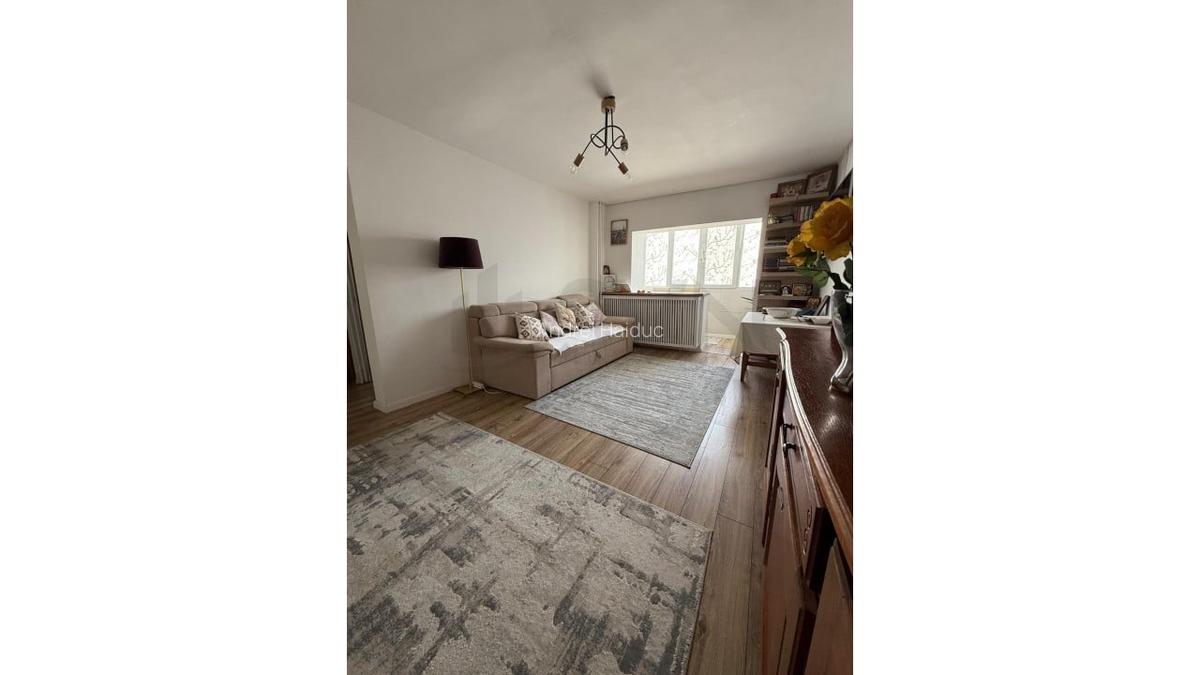 Apartament cu 4 camere semidecomandat în 1 Mai - 3