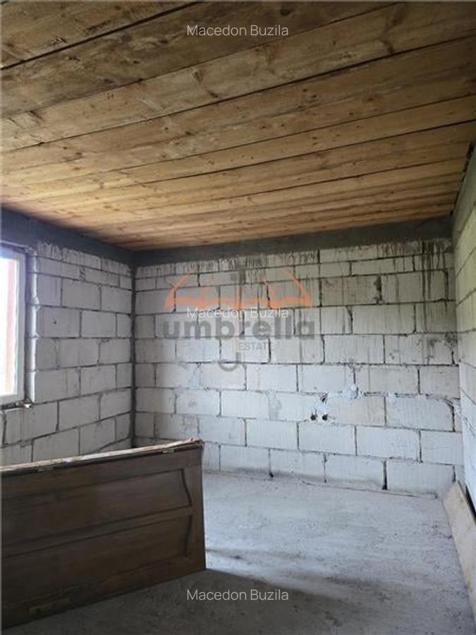 Casa de vanzare in Fundatura front 25m la E576/ 1C. - 34