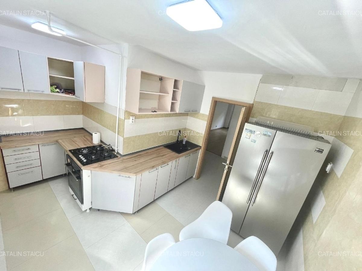 Birou/Apartament  Parter 3 camere, 2 bai Renovat complet recent/Loc parcare - 5