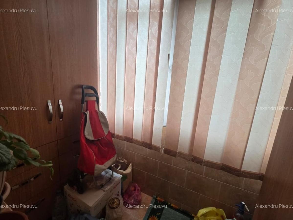 DE VANZARE-APARTAMENT 2 CAMERE-MIRCEA CEL BATRAN - 8