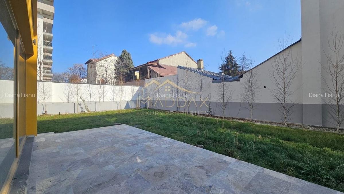 Apartament de vanzare 3 camere tip Duplex***Curte 110mp***Piata Domenii - 18