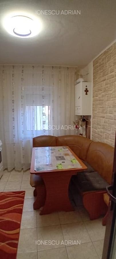 Direct proprietar – Apartament mobilat, vedere sud – Zărnești, 69.900 € - 4