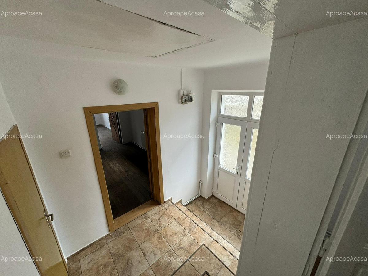 Casă solidă, zona centrală Prejmer - 12