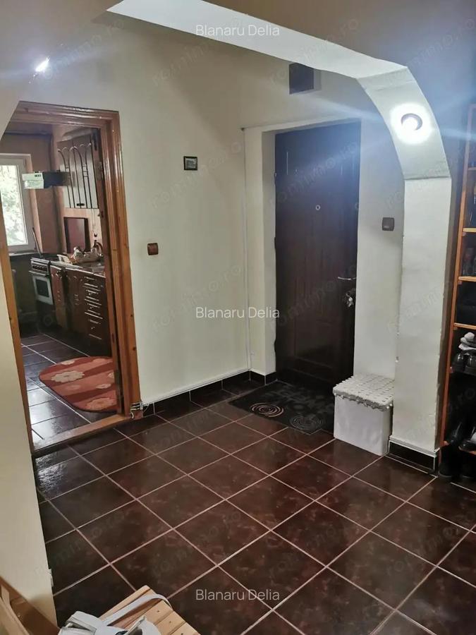 Apartament 3 camere Str. Aleea Florilor - 13