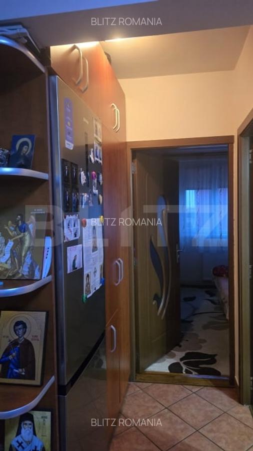 Apartament de vanzare, cu 3 camere, 66 mp, zona Burdea - 3