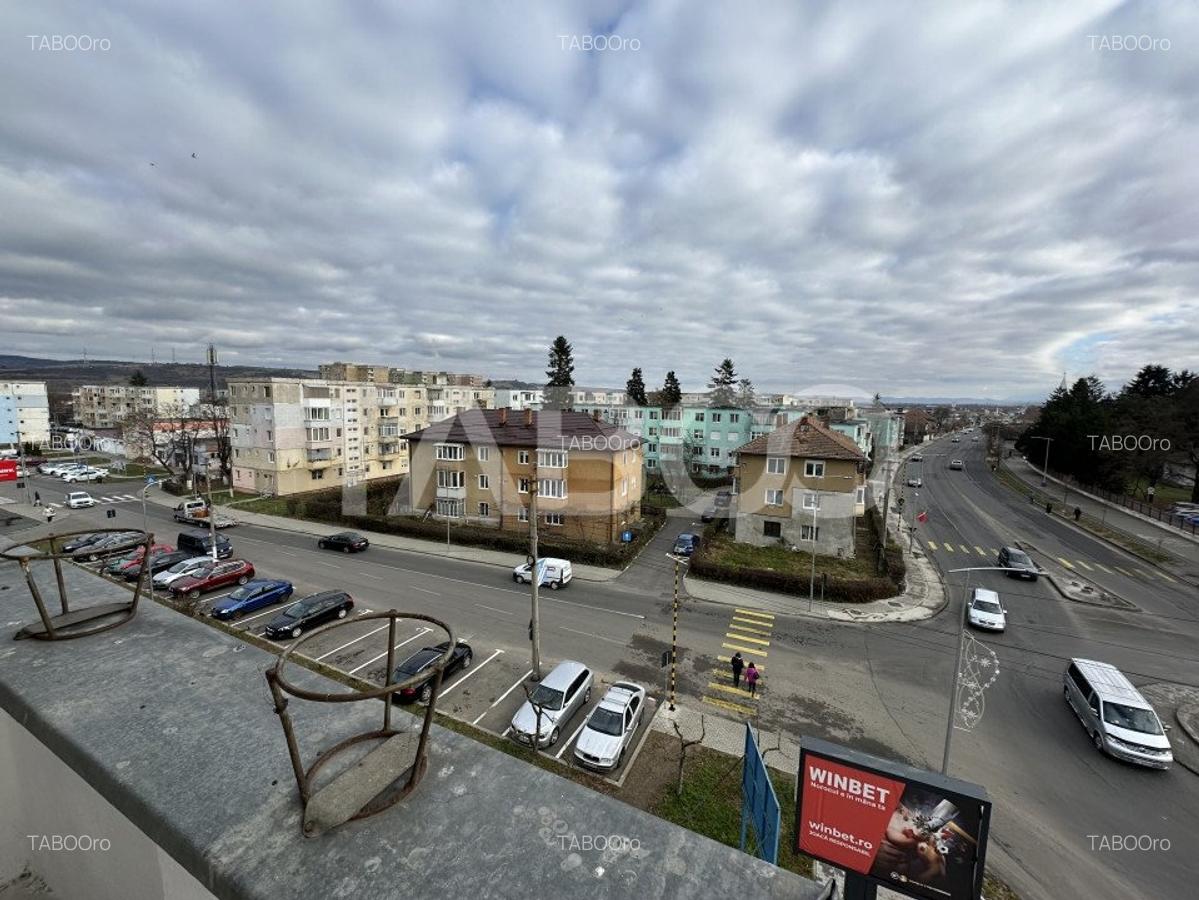 Apartament cu 3 camere decomandat în Exterior Sud - 6