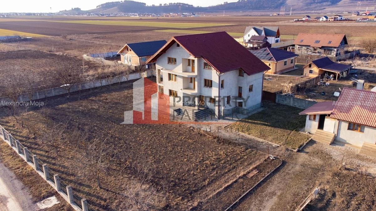 Casa cu teren 1500 mp in Harman - 3