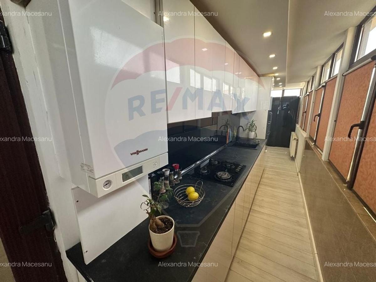 Apartament cu 4 camere de vanzare in zona Rovine - 4