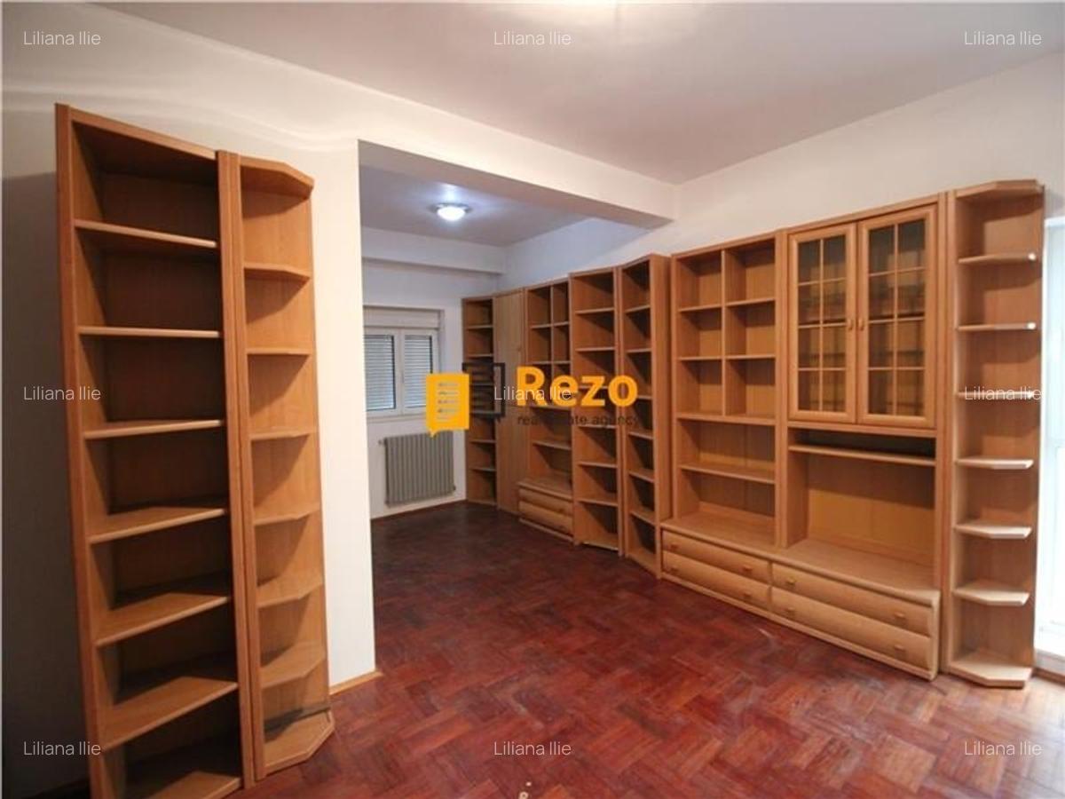 Vila impunatoare cu iesire la lac in Peris - 6