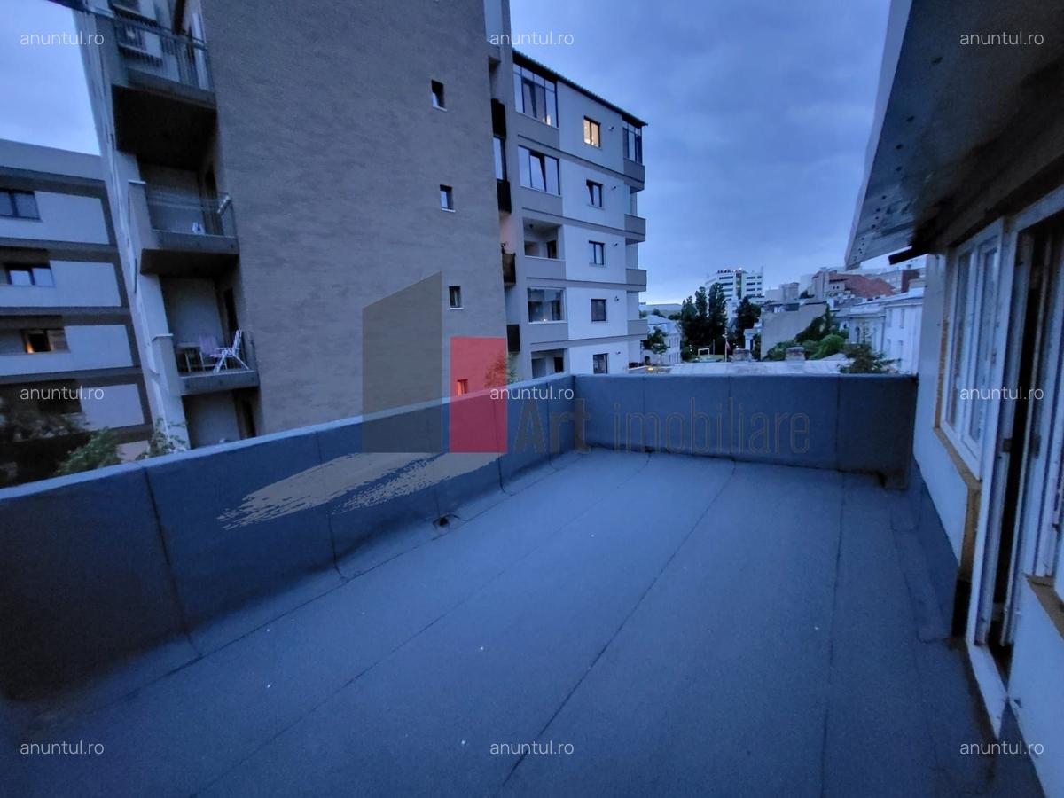 Piata Rosetti, casa Yeni, constructie 2002, finisata complet - 12