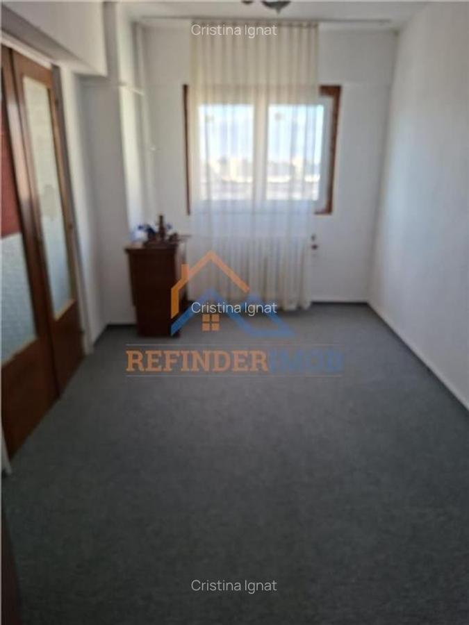 Apartament de vanzare cu 4 camere, zona Mihai Bravu - Baba Novac - 3
