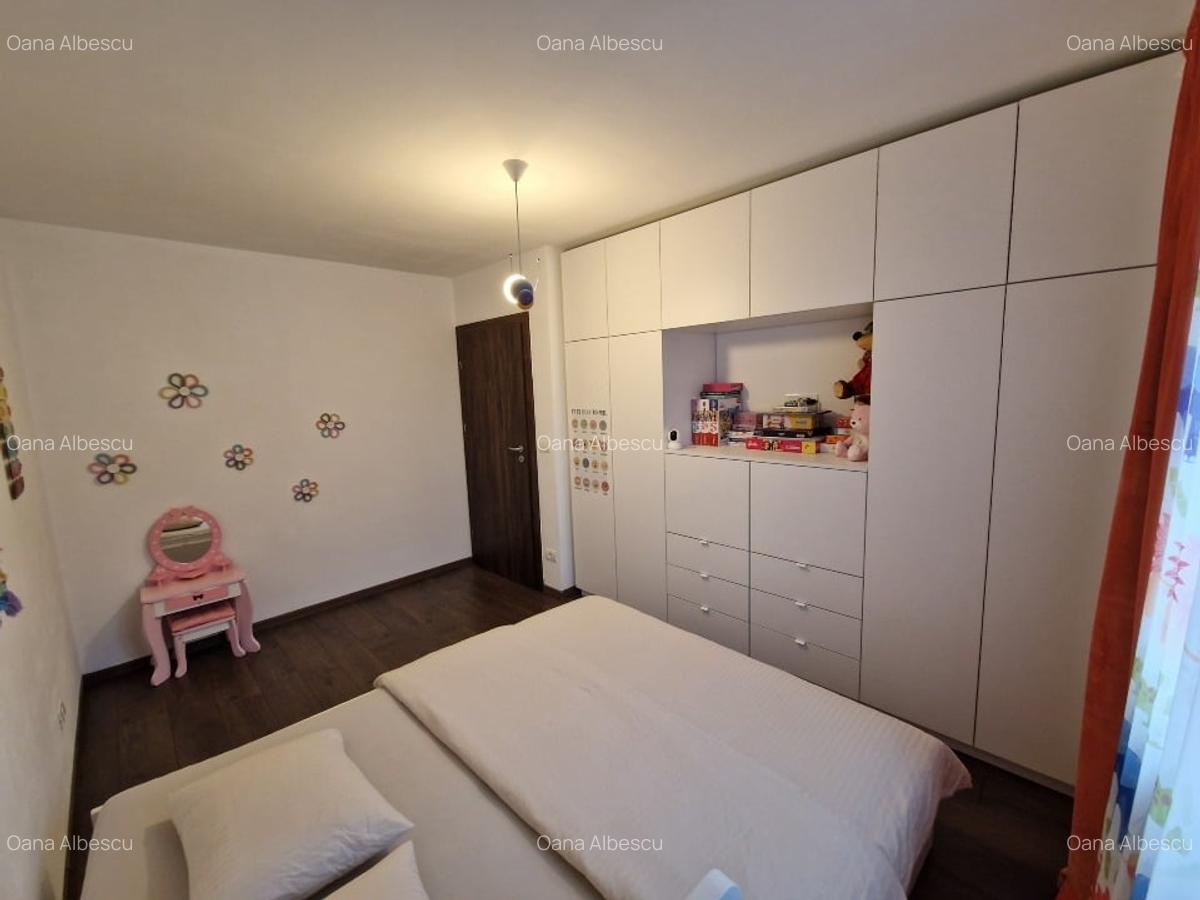 Proprietar - vând 1/2 duplex cu garaj - 12