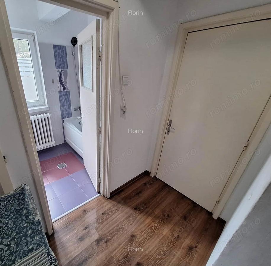 Inchiriez apartament renovat, zona centrala, 2 camere decomandate - 6