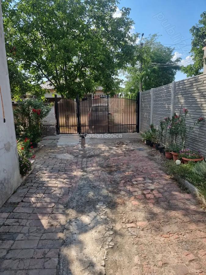 Casa de vanzare cu gradina mare in Covaci. - 4