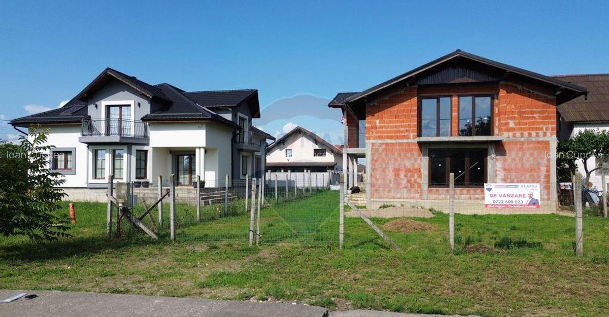 Casa la ro?u de vanzare in Satulung - 1