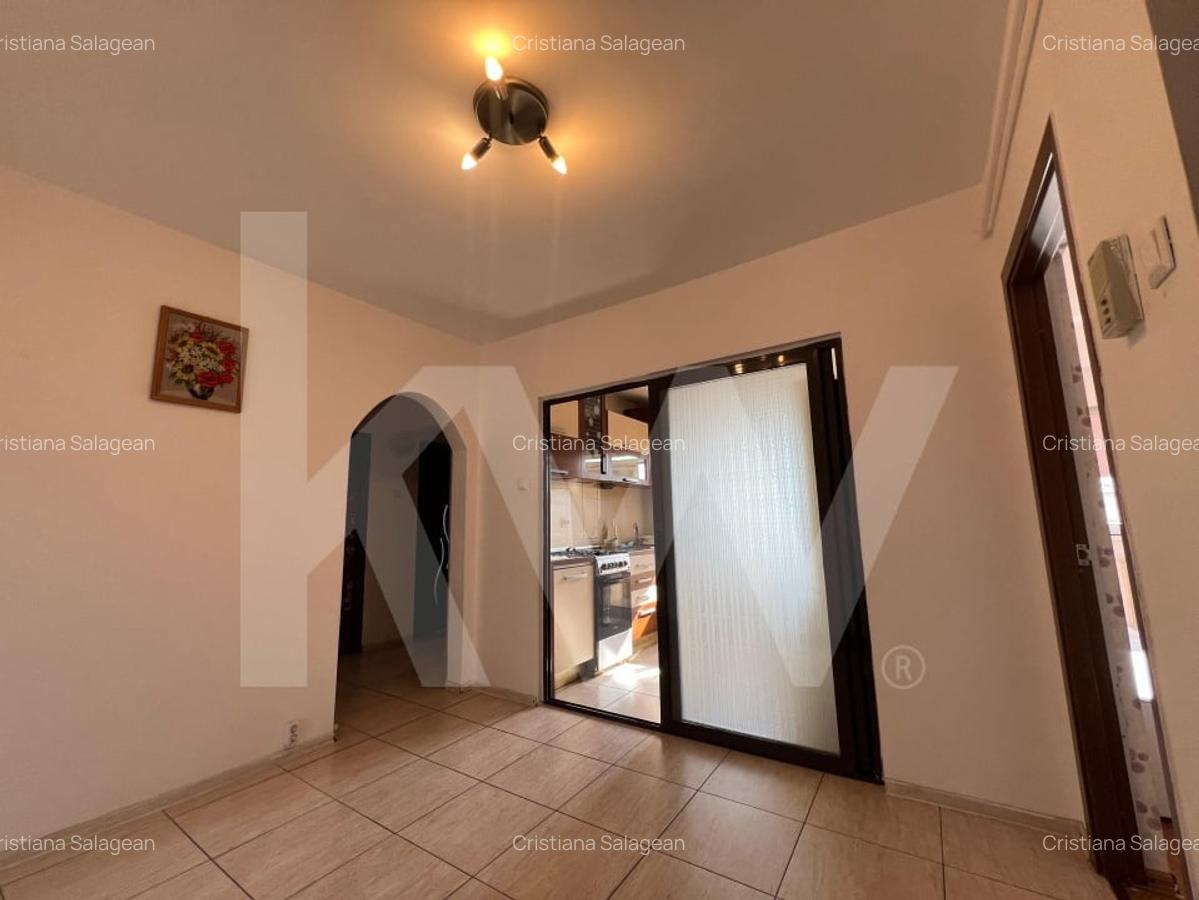 Apartament de inchiriat cu 3 camere - zona Vasile Aron - 9