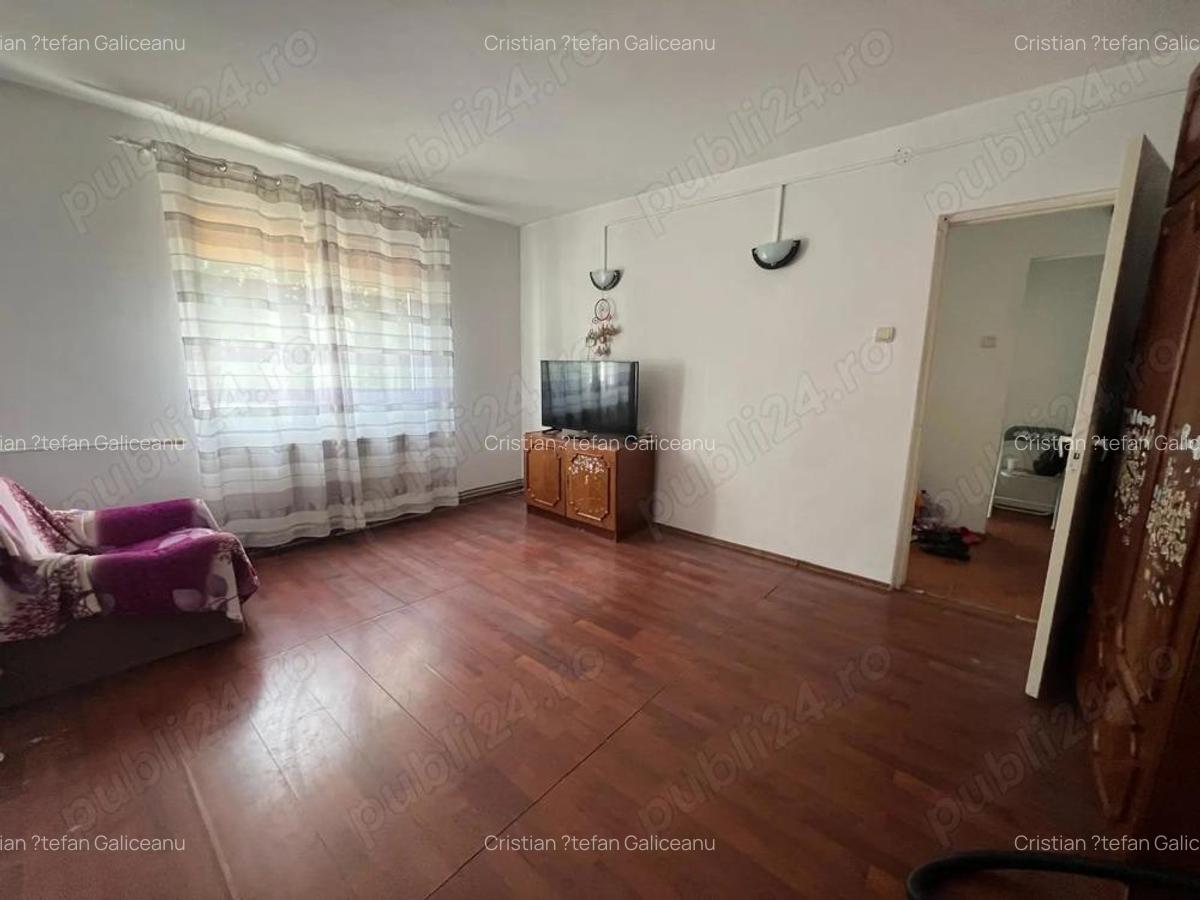 Apartament 3 camere de vanzare, Astra - 2