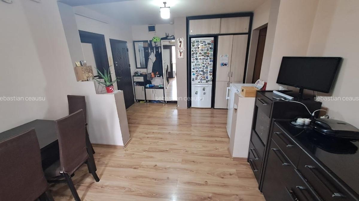 Apartament cu 3 camere decomandat în Aradului - 5