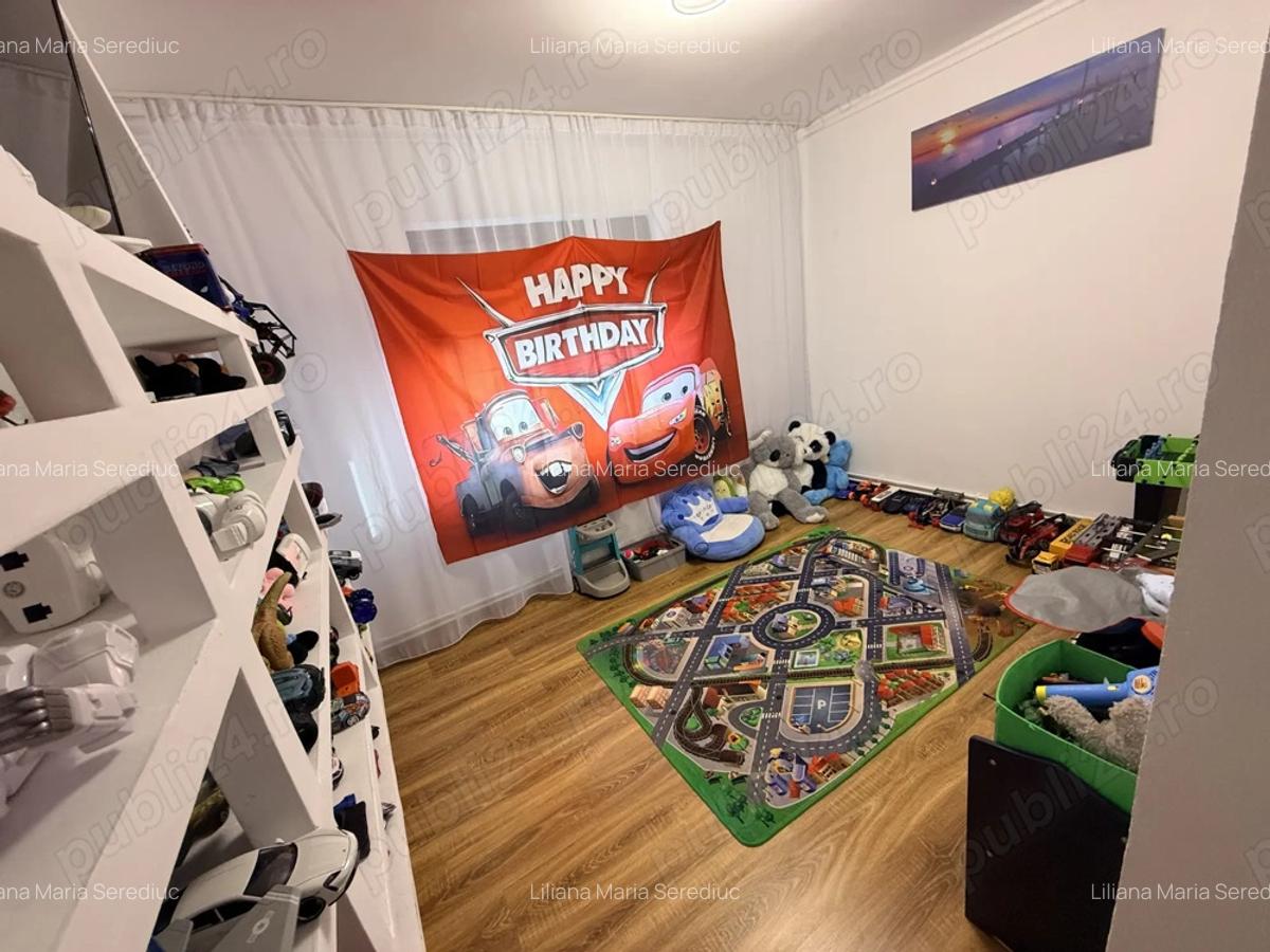 Casa de vanzare cu 7 camere - 3