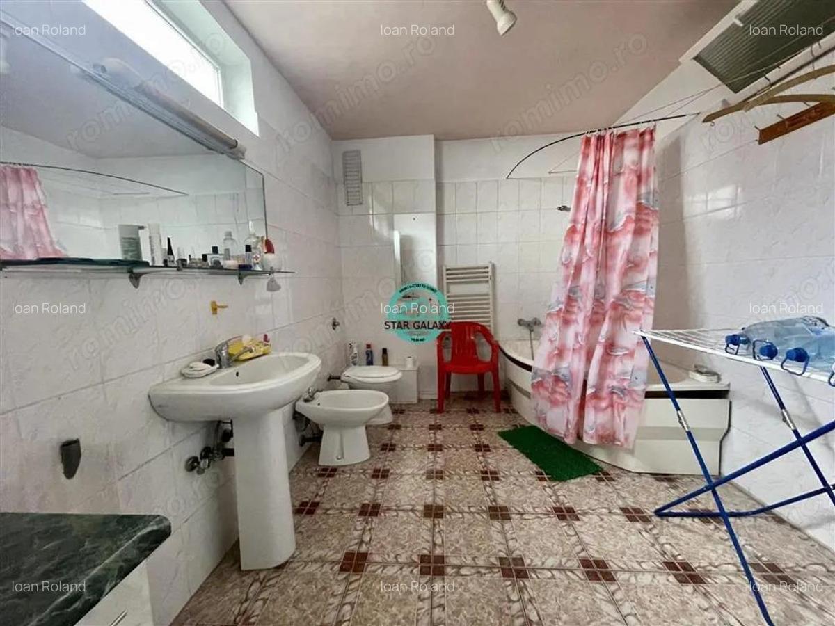 Casa de vanzare cu sup 308 mp, 254 mp teren, in 7 Noiembrie str. Pacii - 10