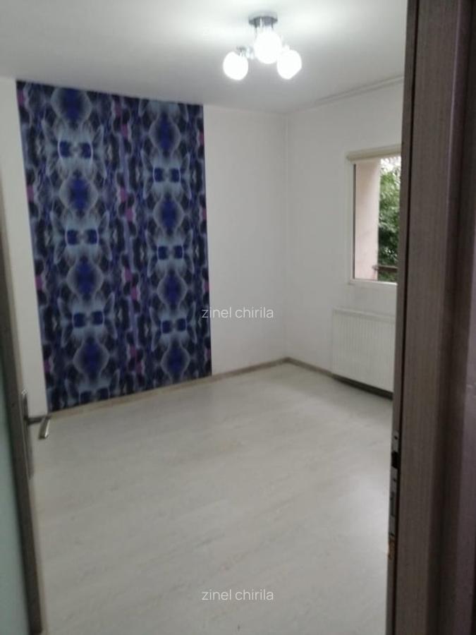 Apartament 4 camere decomandat, 2 bai, 1 boxa mare - Iasi - 13