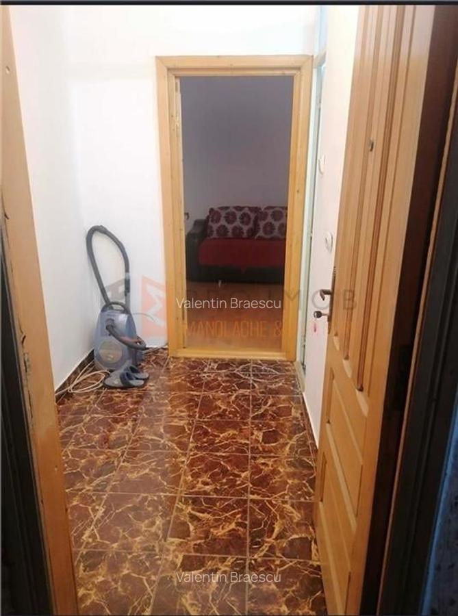 Garsoniera  cf 1  decomandata zona Dorobanti 2 - 5