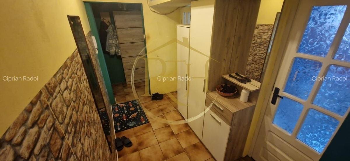 Vand apartament cu 4 camere in zona spitalul judetean,comision ,,0'' - 10
