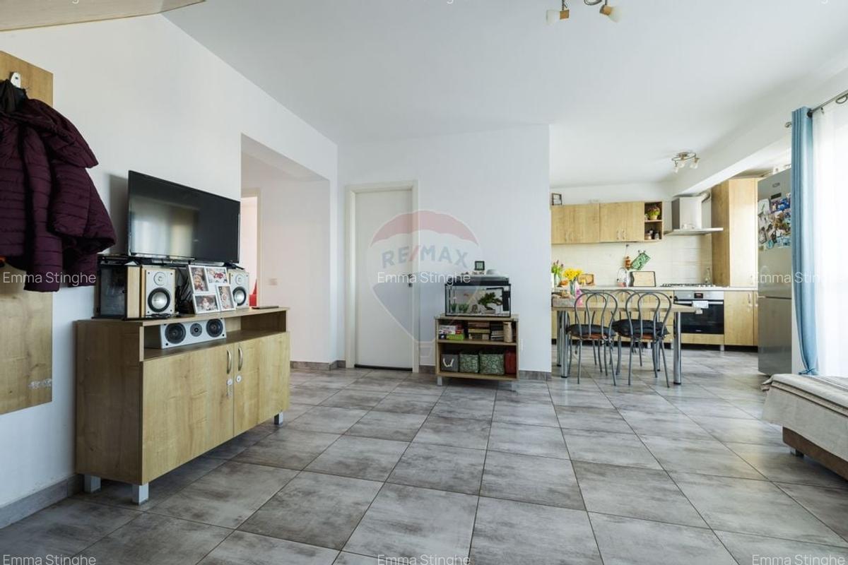 Apartament cu 3 camere decomandat, mobilat în Sânpetru - 3