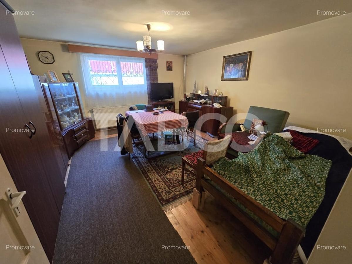 Casa individuala de vanzare teren 972 mp 2 garaje zona Sub Arini Sibiu - 9