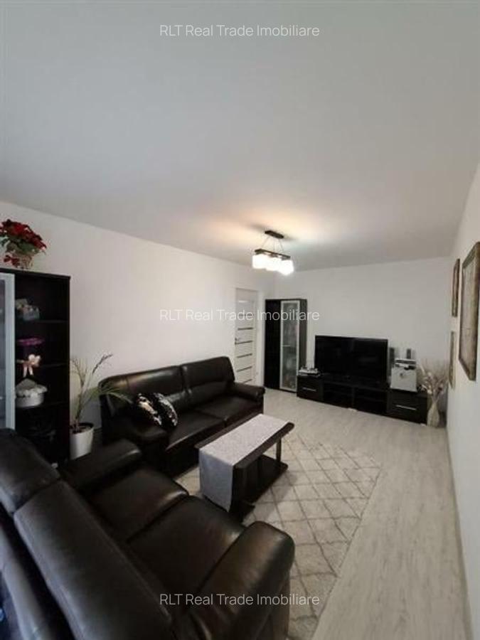 Apartament 3 camere decomandat etaj intermediar Racadau - 2