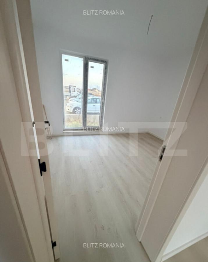 Casa de vanzare in Sanpetru teren 300 m2, suprafa? - 6