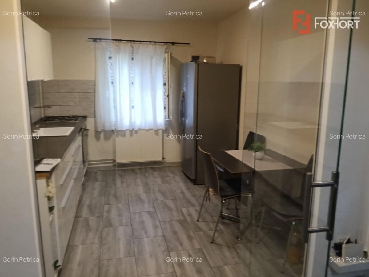 Apartament cu 3 camere parter, zona Spitalul Judetean - 2 Apartament cu 3 camere parter, zona Spitalul Judetean - 2